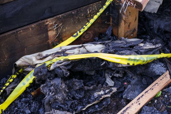 Incendio provocado en edificio abandonado de Orlando busca sospechoso